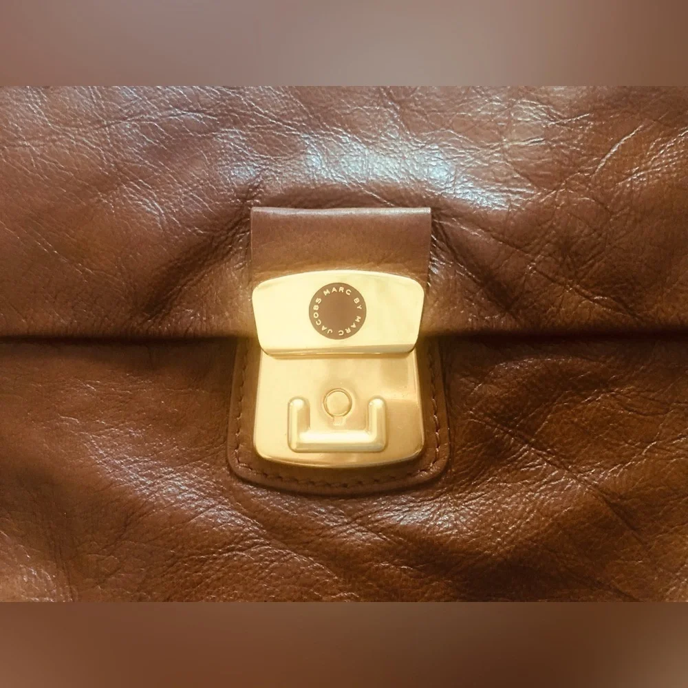 MARC JACOBS Cognac Leather Brass Butter Soft Clutch RARE - Picture 2 of 7